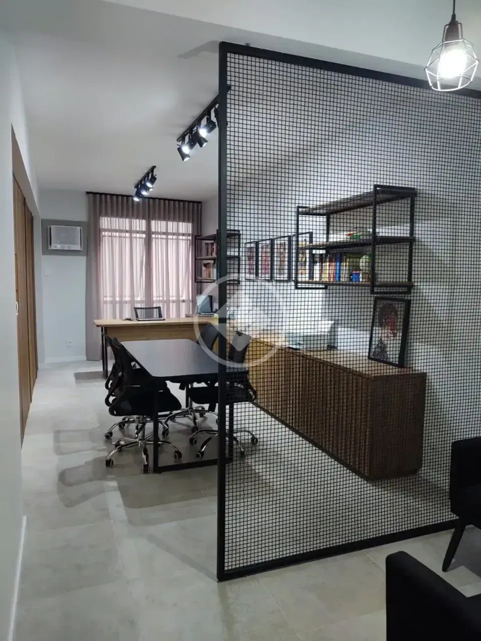 ÓTIMA SALA COMERCIAL NO CENTRO DE FLORIANÓPOLIS  RUA VIDAL RAMOS - Foto 2