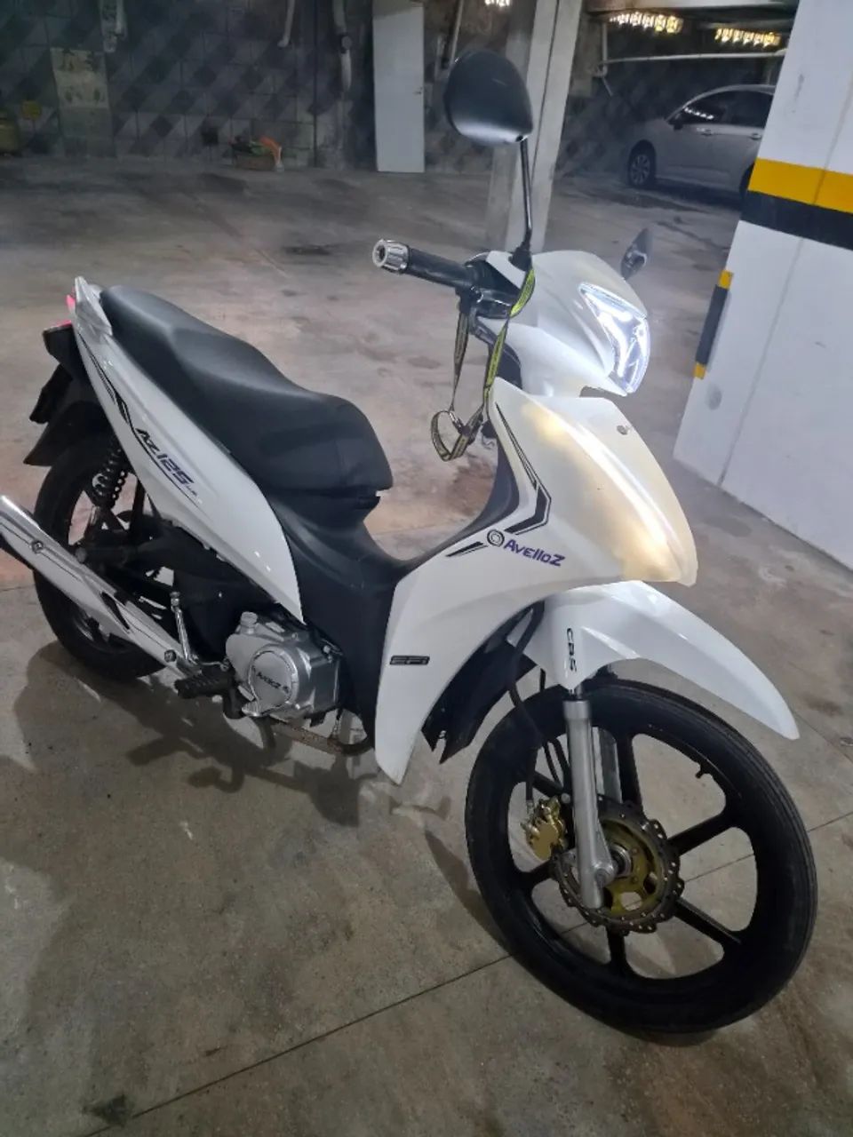 Avelloz AZ 125