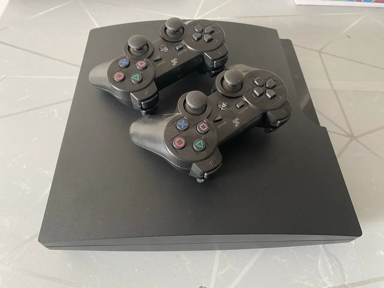 Ps3 slim mais dois controles  - Foto 3