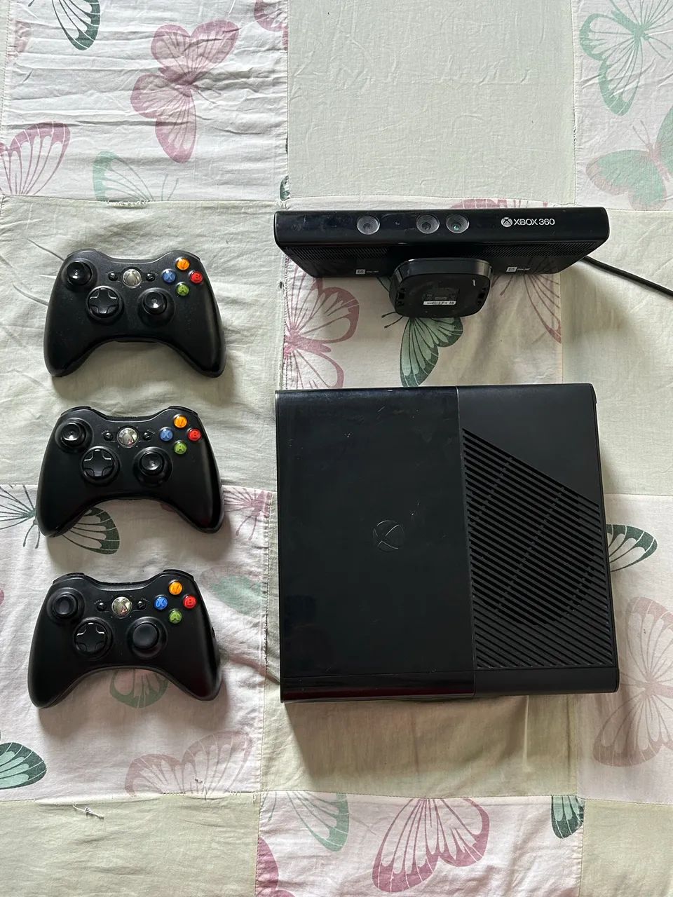 Xbox 360 desbloqueado + 3 controles + kinnect  - Foto 2