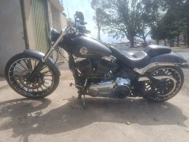 Harley Davidson Breakout 2017 - Foto 5