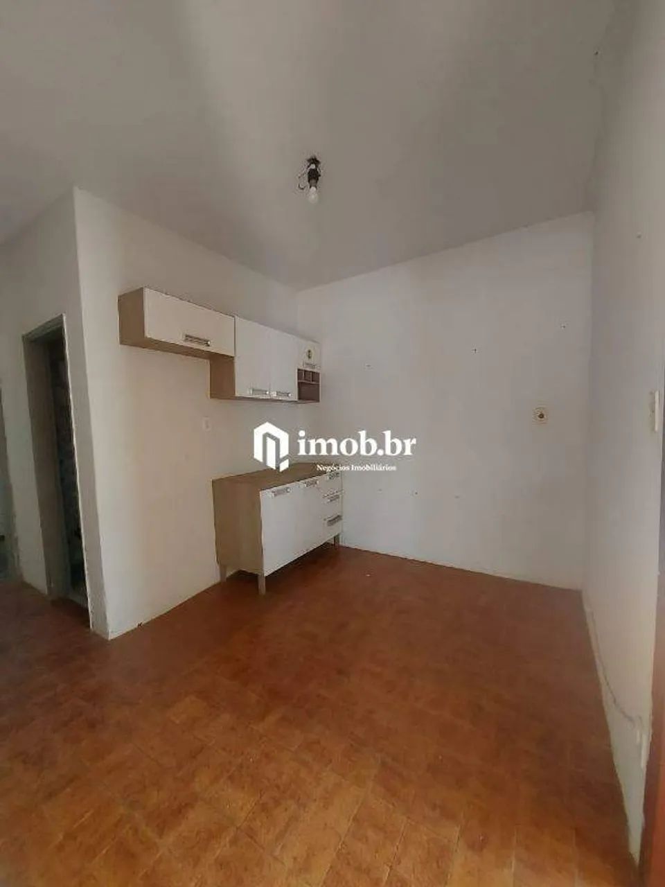 Casa de Fundo no Bairro Estados Unidos com 2 Quartos