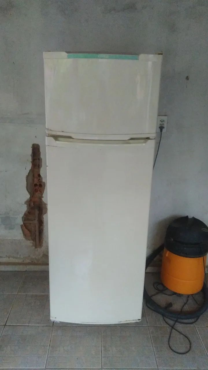 Geladeira cônsul,gelando perfeitamente 300$