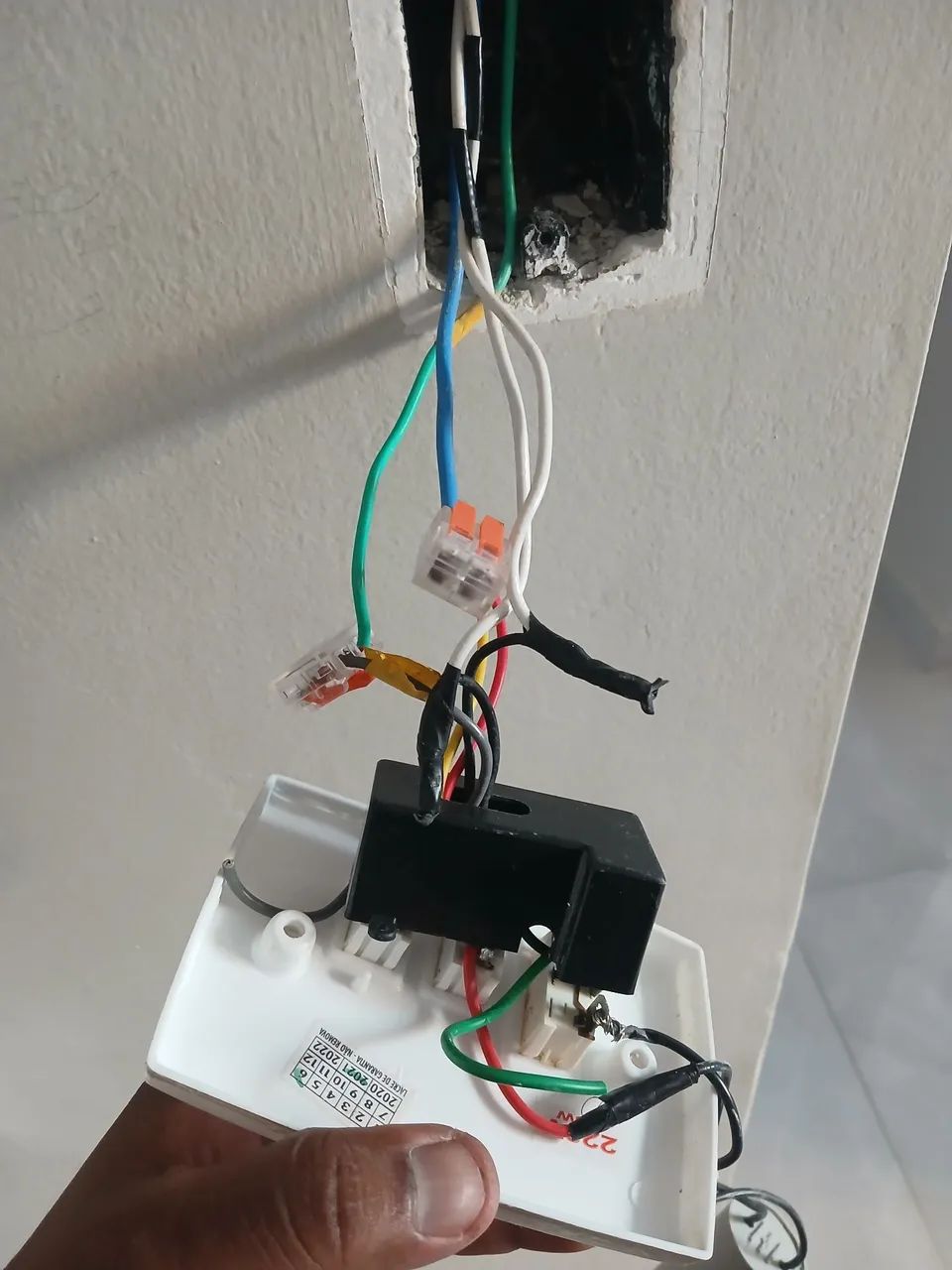 Elétrica e reparos hidráulicos 