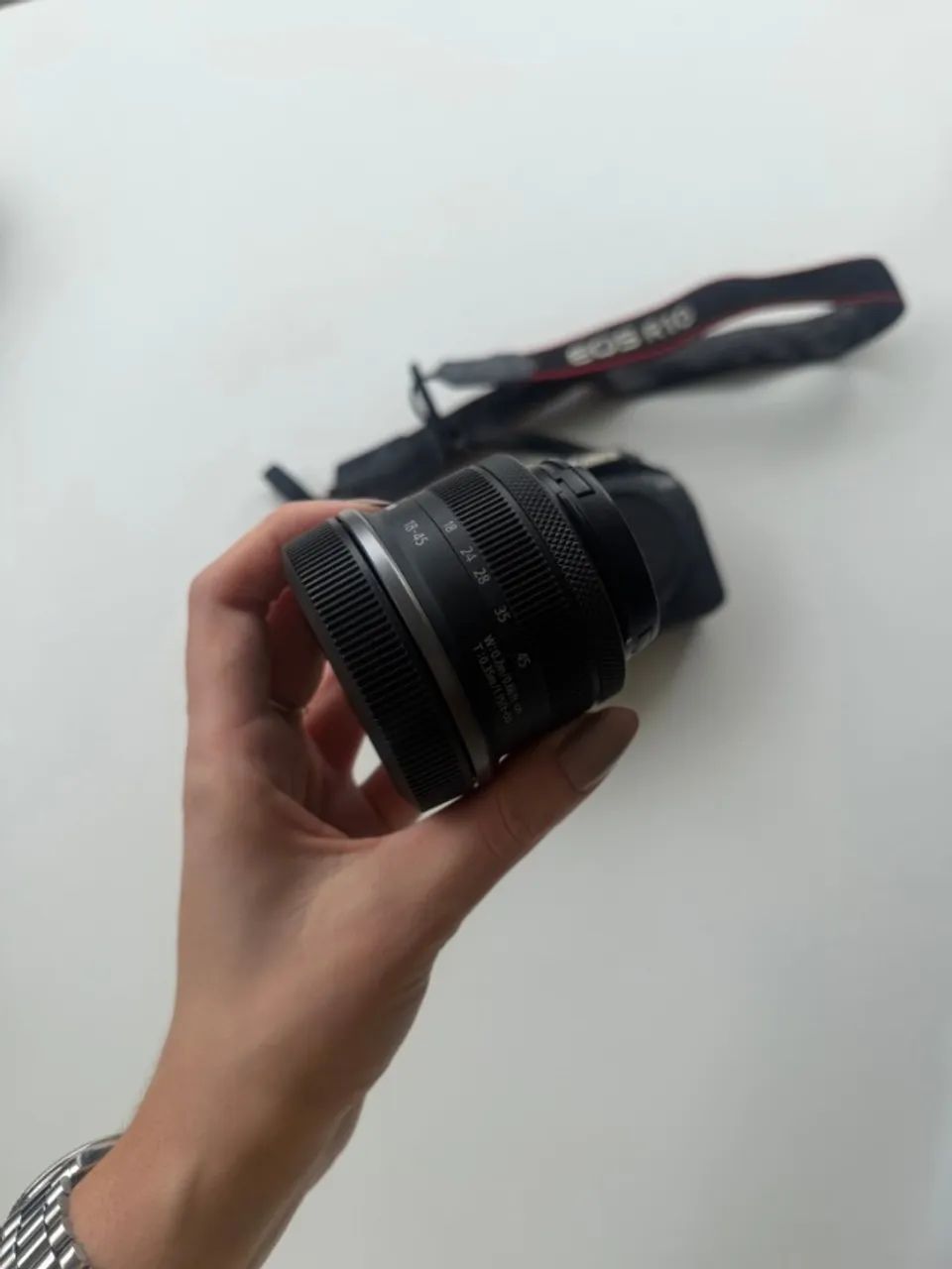 Câmera Mirrorless Cânon R10  - Foto 4