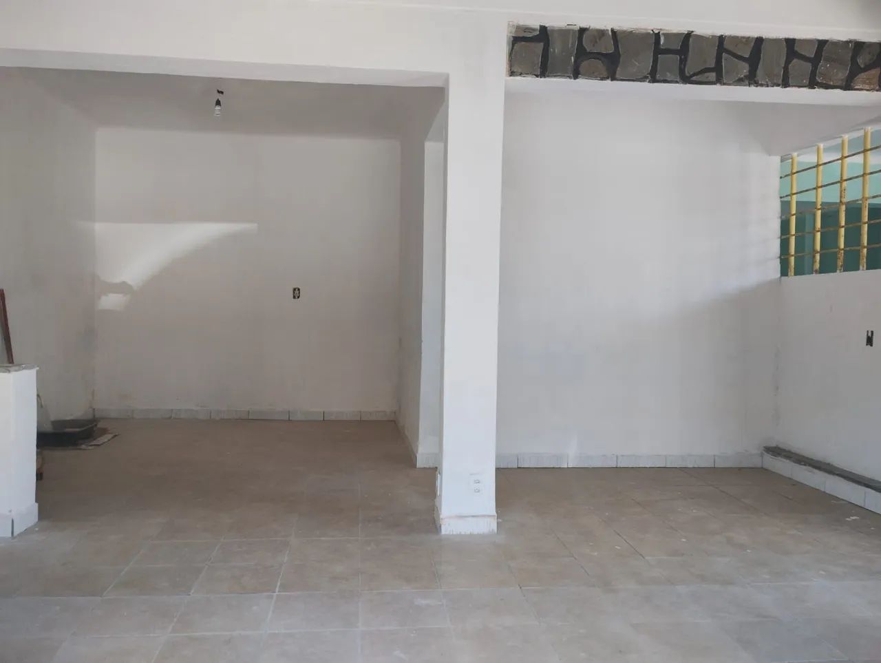 Casa de andar com ponto comercial a venda - Foto 2