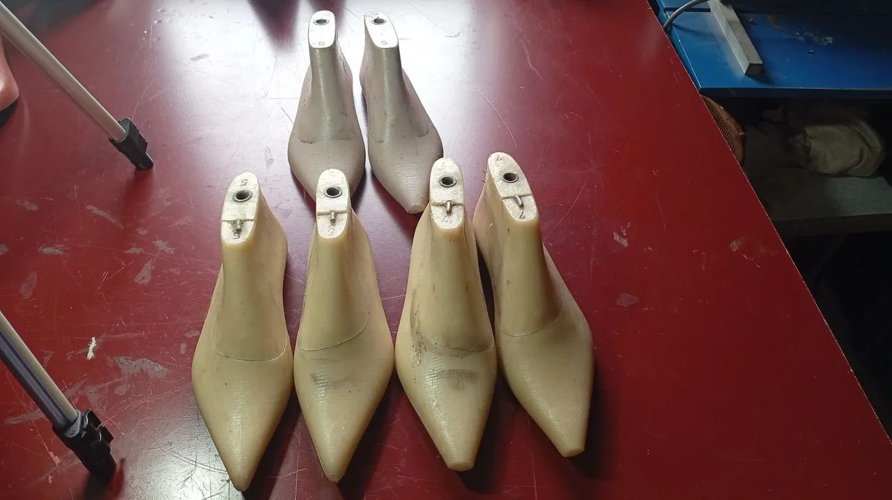 Formas de sapatos, modelos e numerações variadas - Foto 4