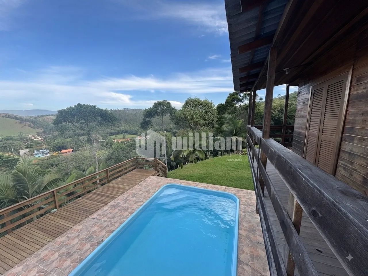 Sítio com Casa de Madeira Mobiliada e Piscina em Meio à Natureza  Moura, Canelinha/SC
