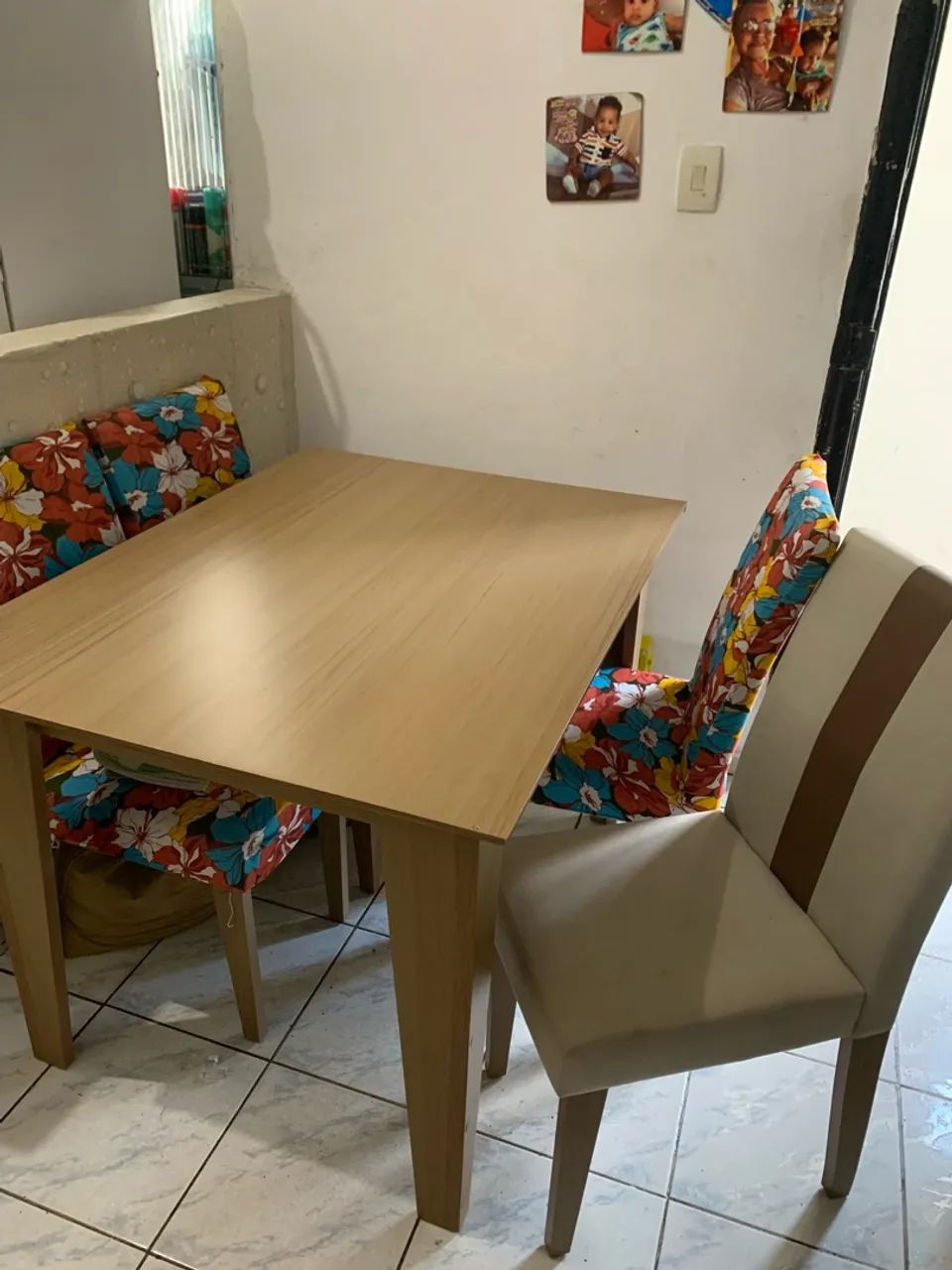 Mesa 4 cadeiras  - Foto 3