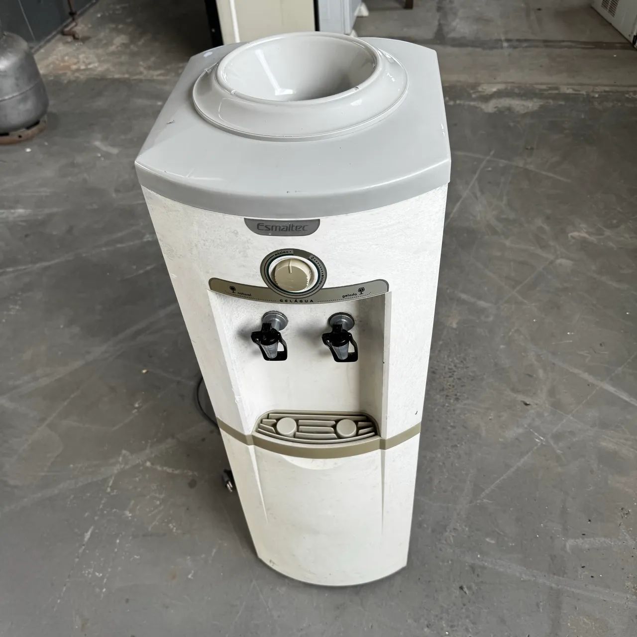 Bebedouro Esmaltec modelo com compressor  - Foto 3