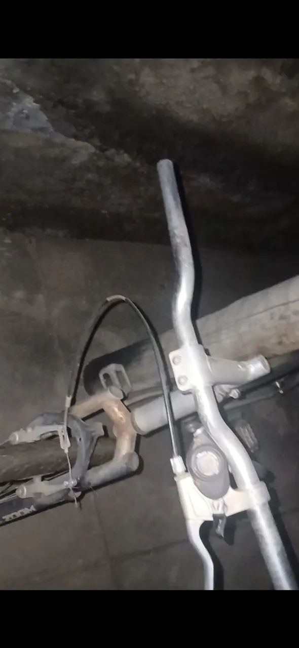 Bicicleta aro 26, banco e pneus novos - Foto 2