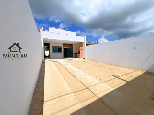 Vendo casa com tres quartos no Paracuru.