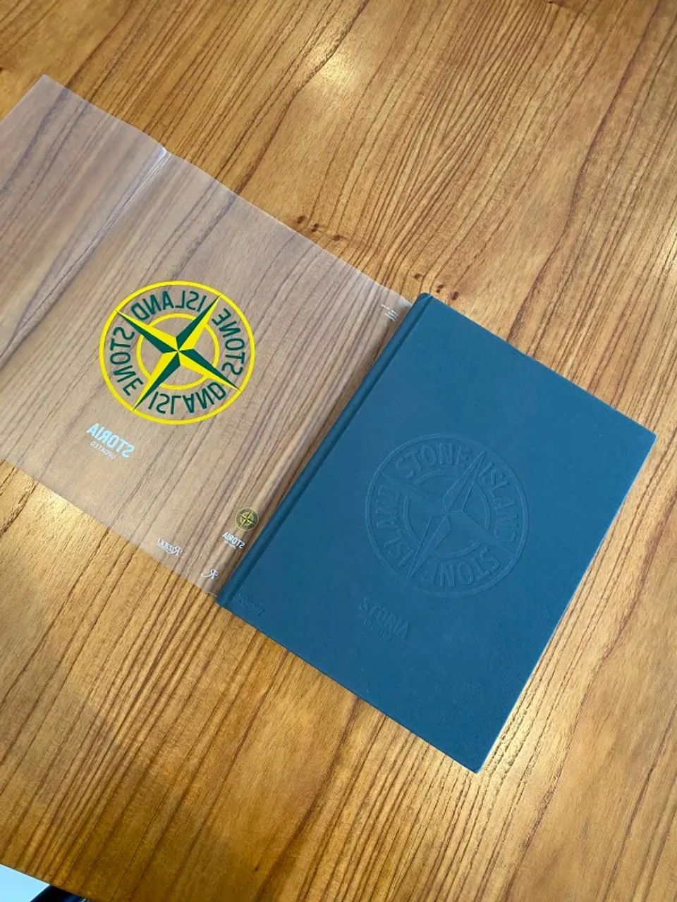 Livro de mesa Stone Island: Storia Revised & Updated - Livros e