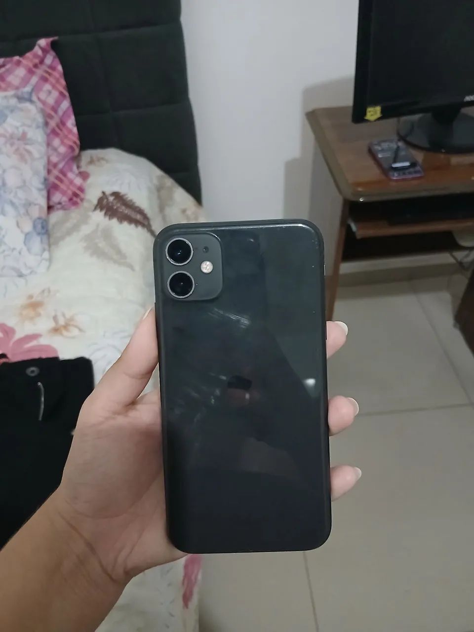 Iphone 11 usado 64gb, com um trinco  - Foto 3