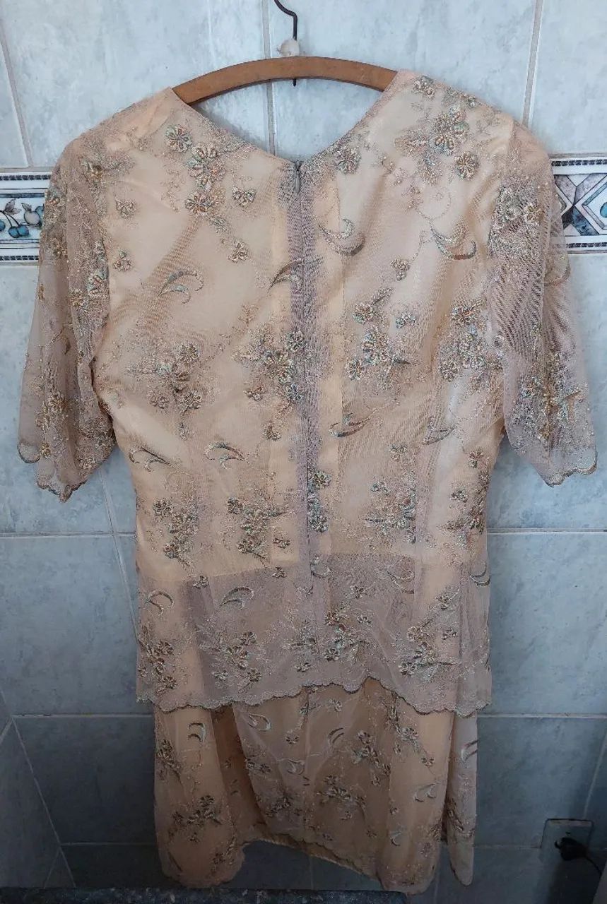 Conjunto de Saia e Blusa - Tamanho M - Foto 2