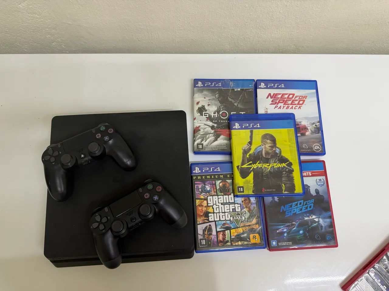 Ps4 1T com os 2 controles - Foto 4