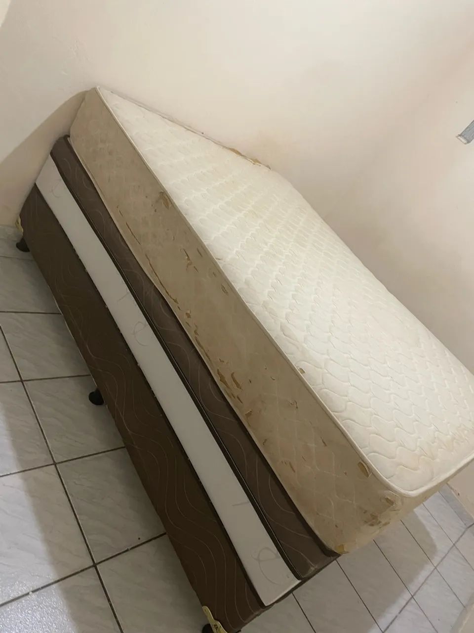 Cama box usada 