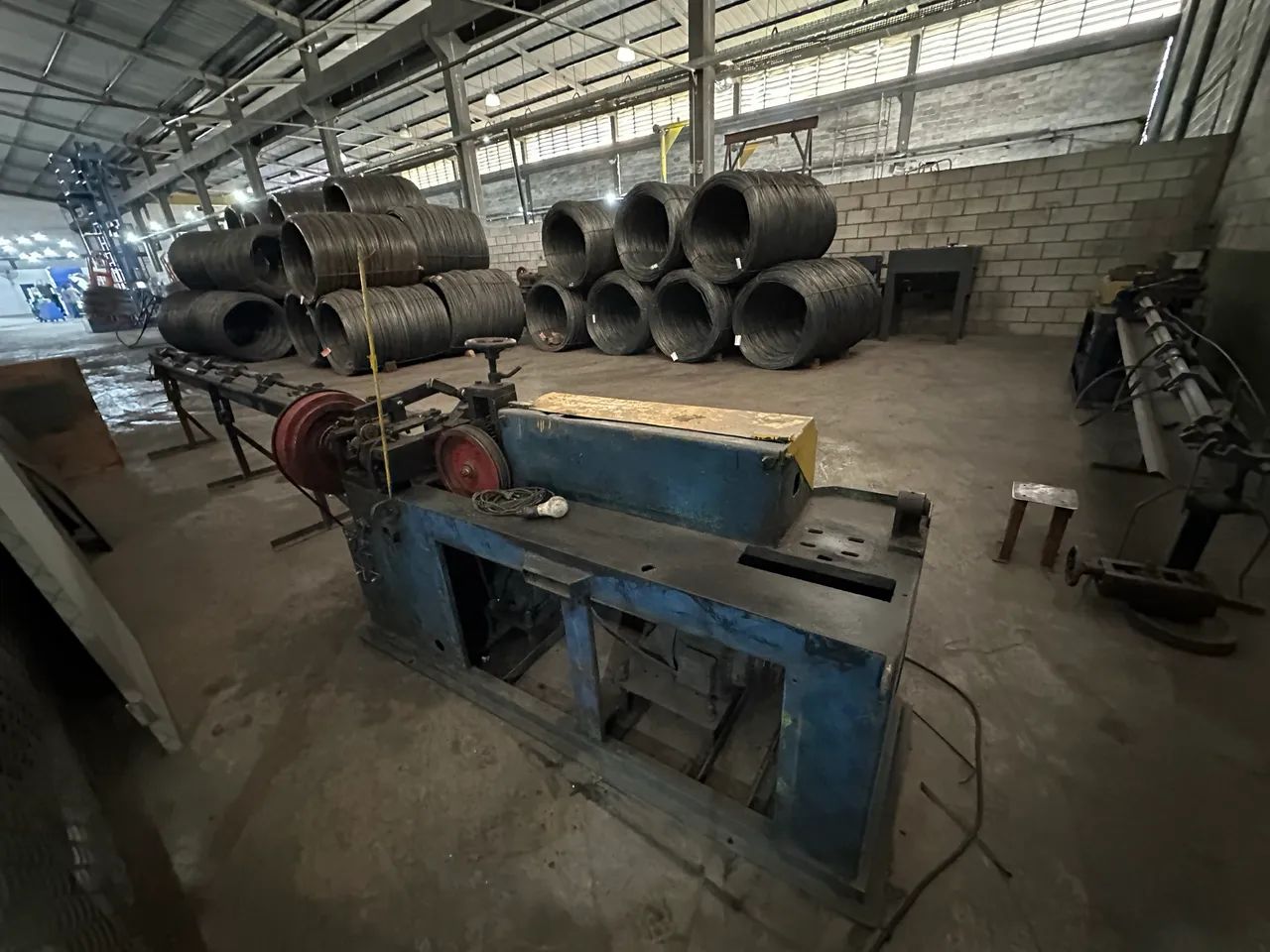 Endireitadeira para arames de 3,00mm até 6,00mm com régua de 4 metros  - Foto 4