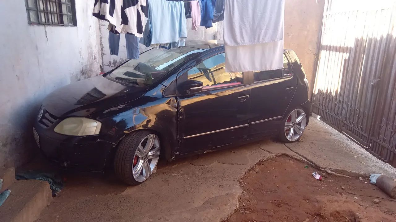 Volkswagen Fox Sportline/sports 1.0 Tot.flex 8V 4P 2005