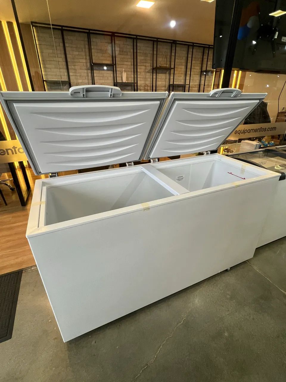 Freezer horizontal 532L 2 tampas dupla função  - Foto 2