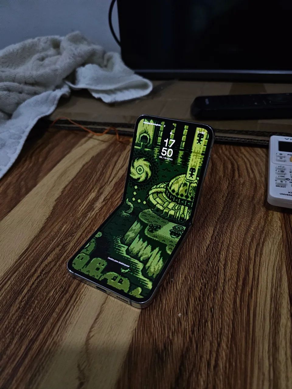 Z Flip 5 256GB - Com Defeito (Touch não funciona) | Aceito Troca