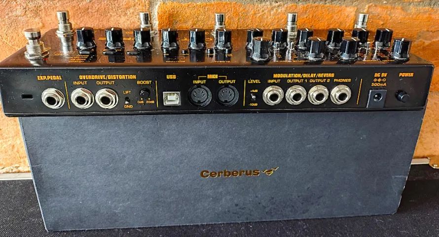 Pedaleira NUX Cerberus Nova na Caixa N Ampero Valeton Boss GT Line