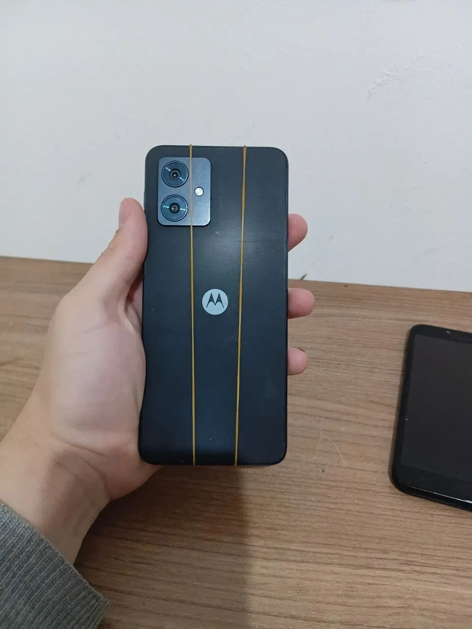 Vendo 2 celulares com a tela quebrada. Ambos quebraram a tela e o display. - Foto 4