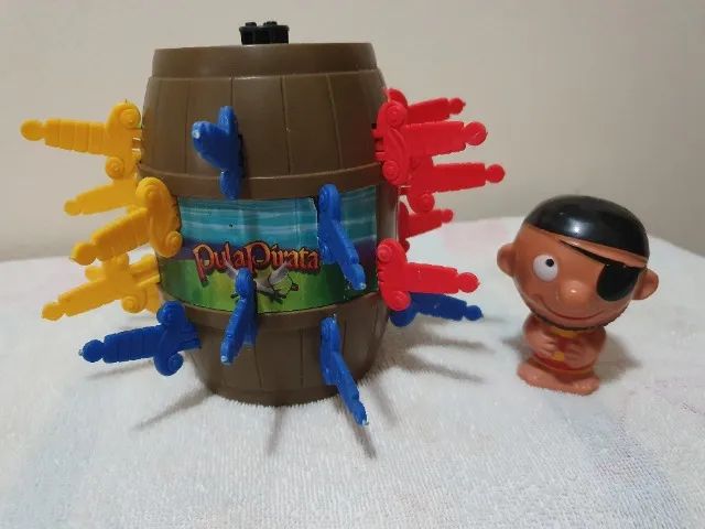 Brinquedo Estrela Pula Pirata Original Com As 24 Espadas - Foto 2