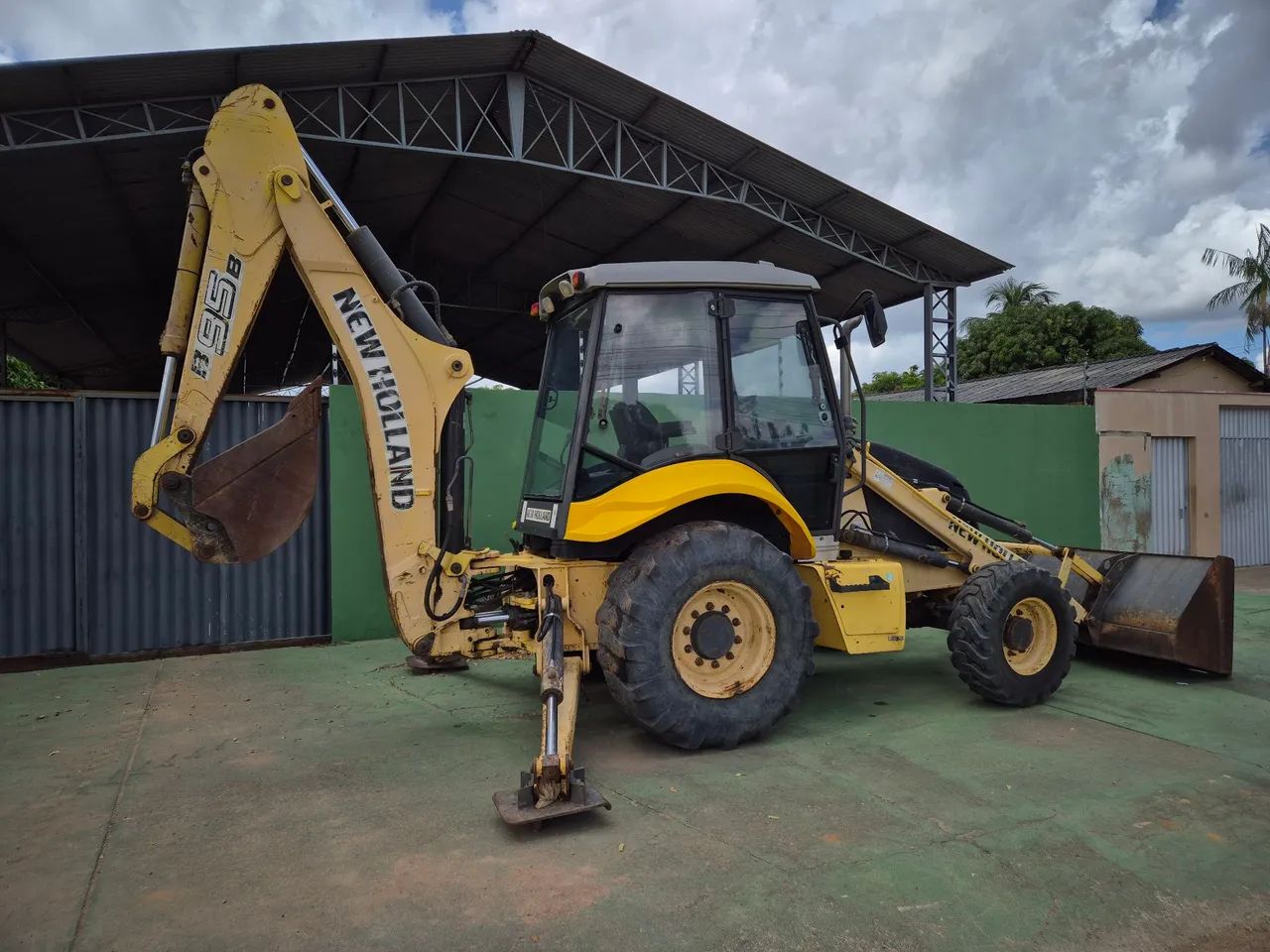 Retroescavadeira new holland b95b 2013 - Foto 2