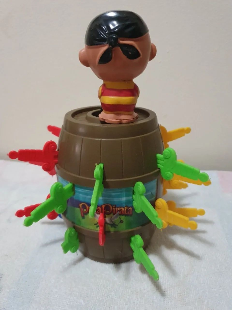 Brinquedo Estrela Pula Pirata Original Com As 24 Espadas - Foto 3