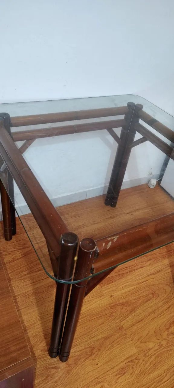Mesa de jantar quadrada
