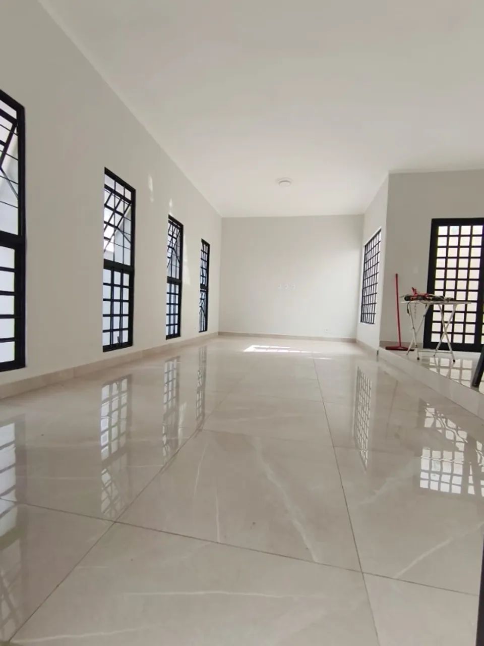 CASA COMPLETA COM ÁREA GOURMET À VENDA  - Foto 4