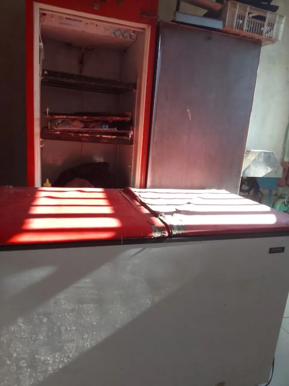 2 Maquina de assar Galeto 1 freezer por apenas 5000 - Foto 3