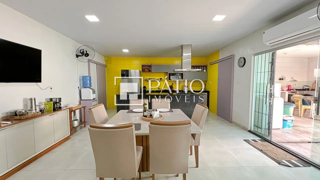 MARAMBAIA. Casa com 4 suítes | 2 vagas de garagem. Ótimo estado.