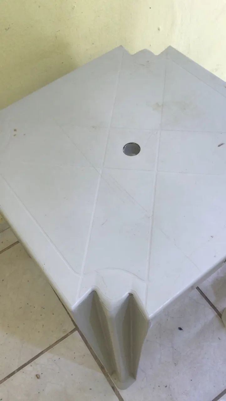 Mesa e cadeira