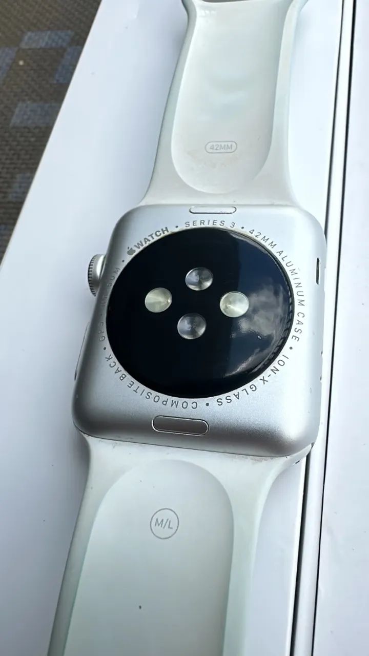 Apple Watch Series 3 42mm Silver - OLX Pay - Parcelo 18x - Prata