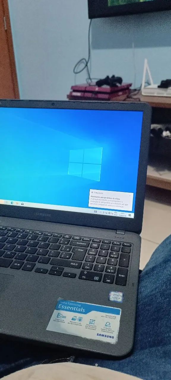Notebook Samsung Essentials NP350XAA - i3 7ª geração - SSD 256GB Usado - Foto 2