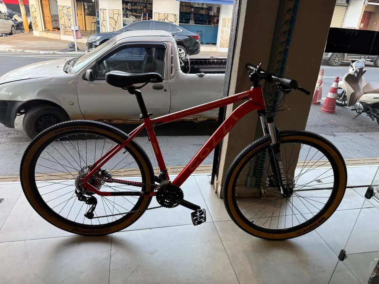 Bicicleta aro 29, 21 marchas, quadro de alumínio e freio hidráulico - Foto 6