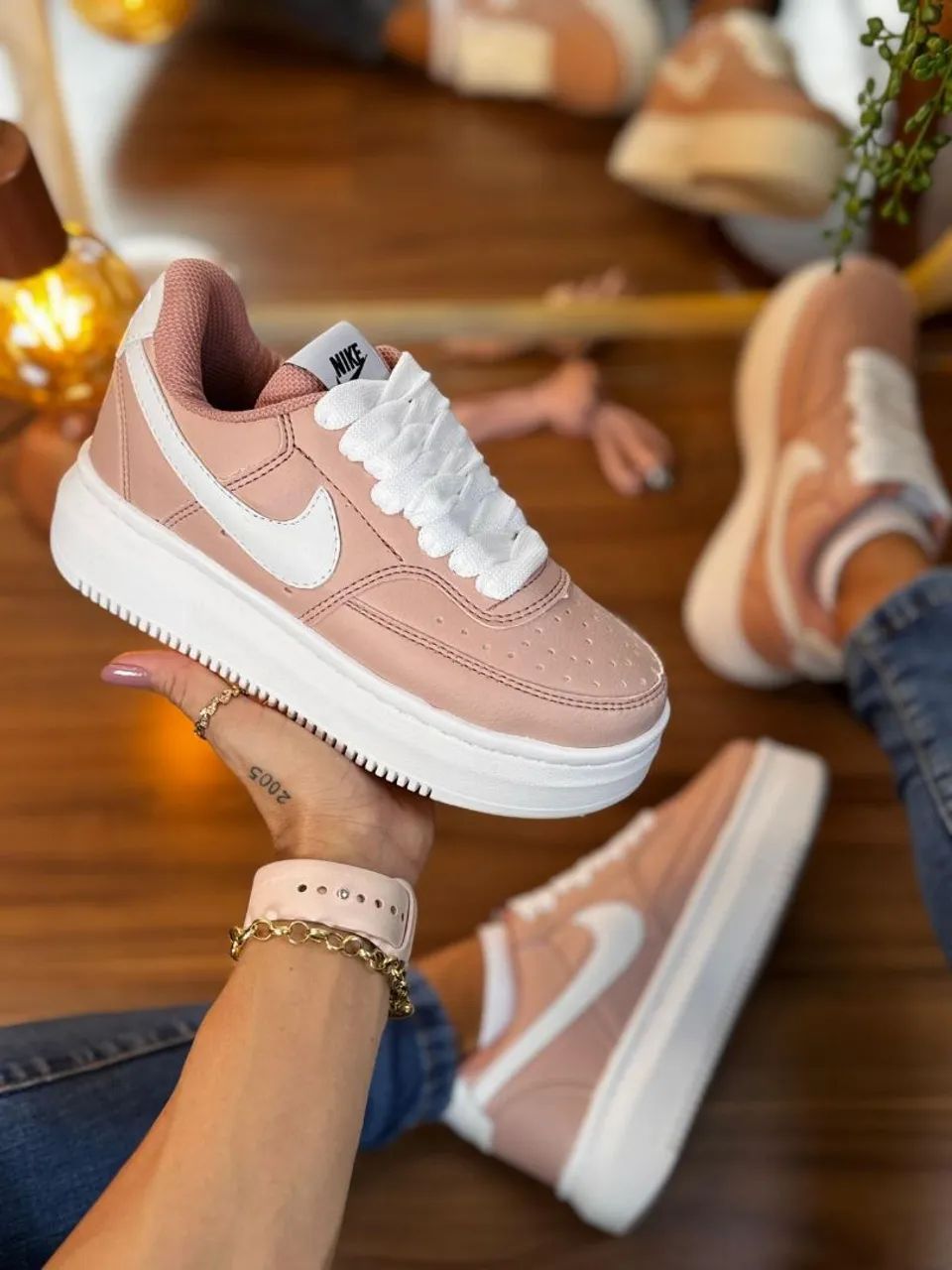 TÊNIS NIKE AIR FORCE SAGE LOW  FEMININO! 