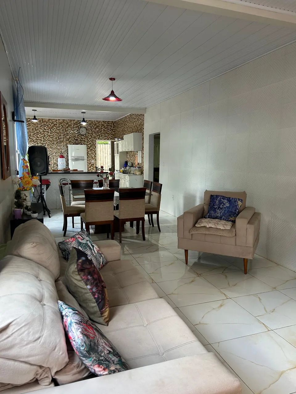 Casa ampla com 3 quartos sendo 1 suíte e com espaço para eventos no bairro Bonsucesso em R - Foto 5