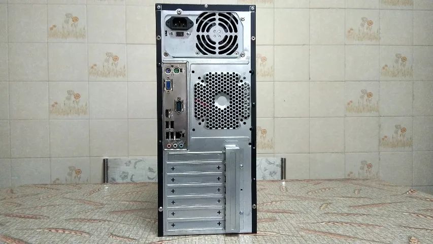 Cpu Intel 1,10Ghz,4Gb,500Gb,Vga e Hdmi Impécavel