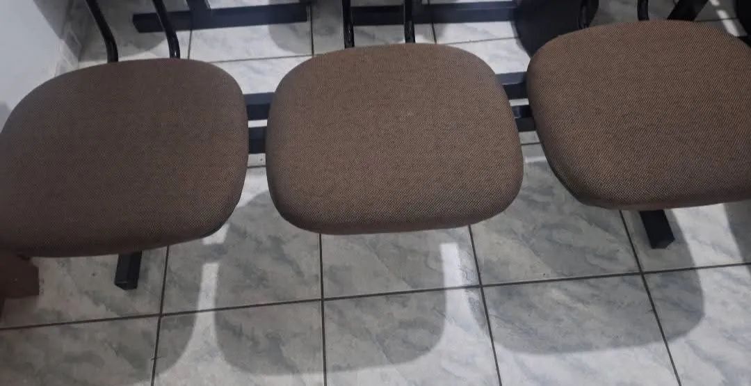 LONGARINAS IDEAL PARA IGREJAS,SALAS de ESPERA, ACEITO TROCA!