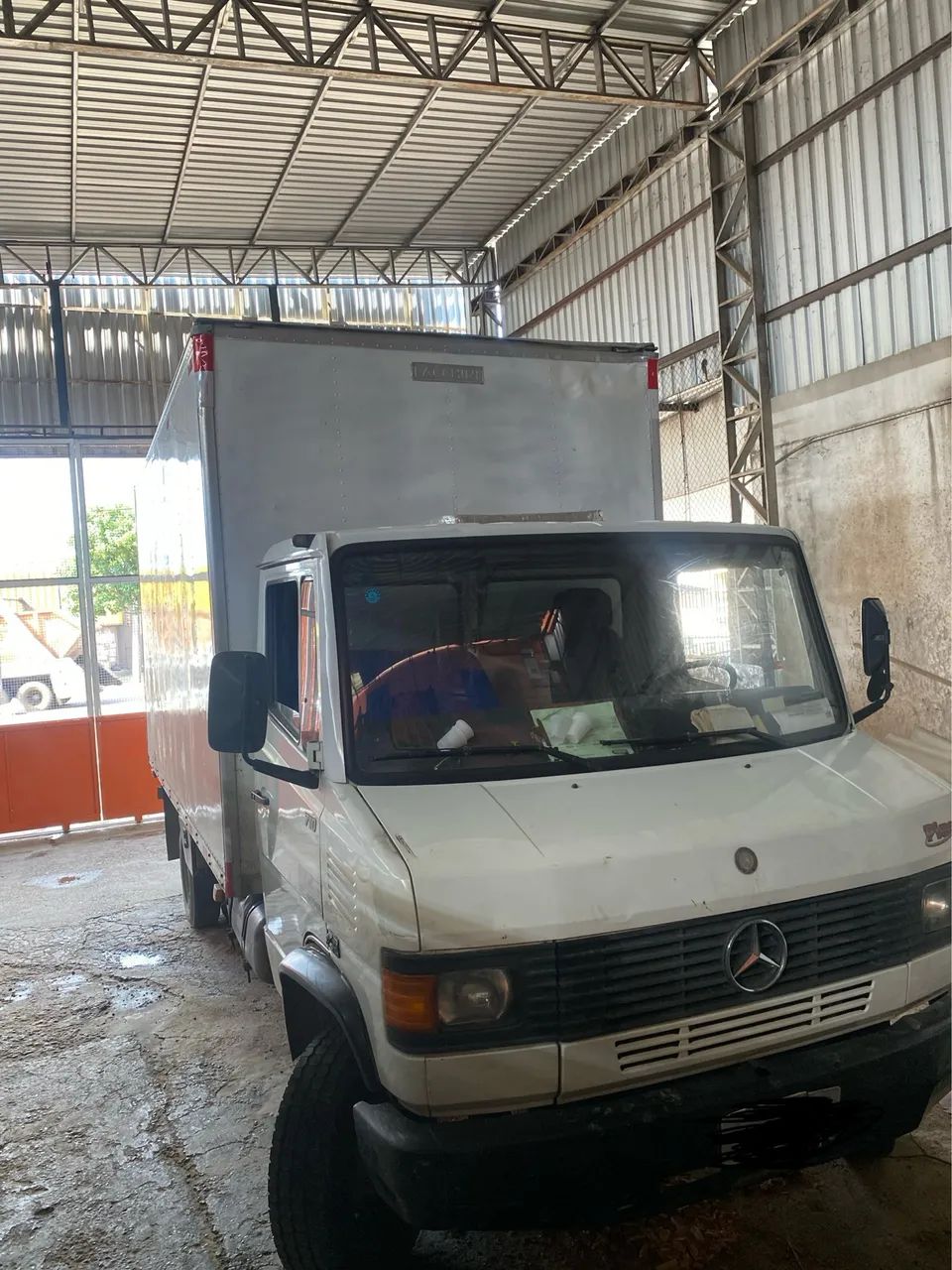 Caminhão baú 710 - Foto 5