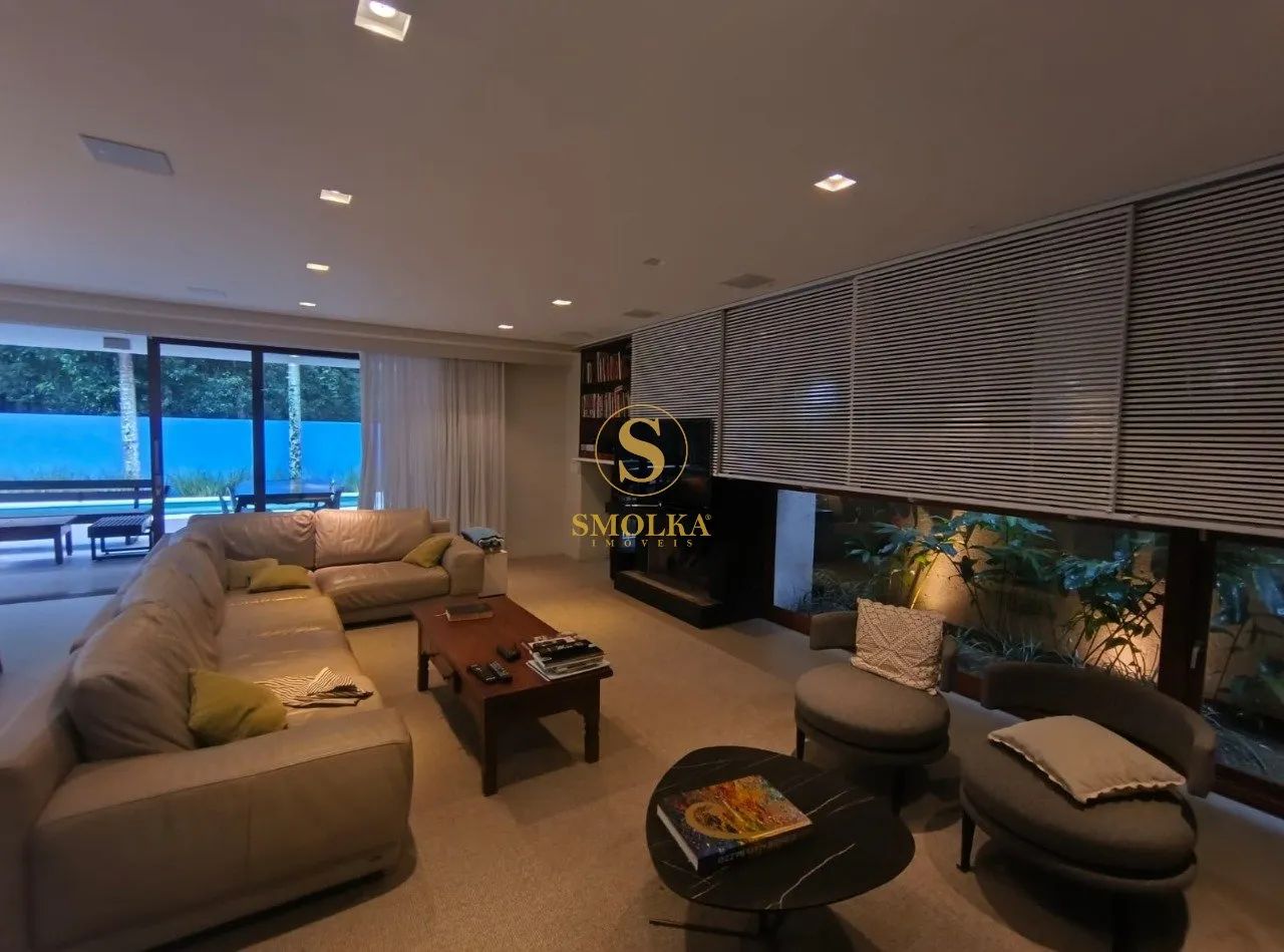 EXCELENTE CASA A VENDA EM CODOMINIO - FLORIANOPOLIS/SC//