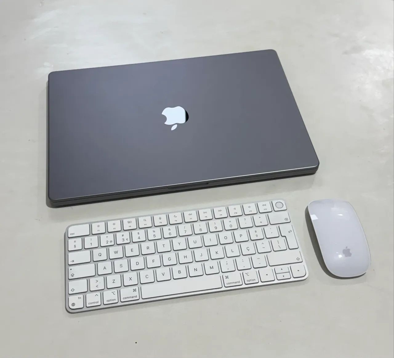 MacBook M1 Pro 16pol - 512gb - 16gb ram Cinza Espacial 10x sem