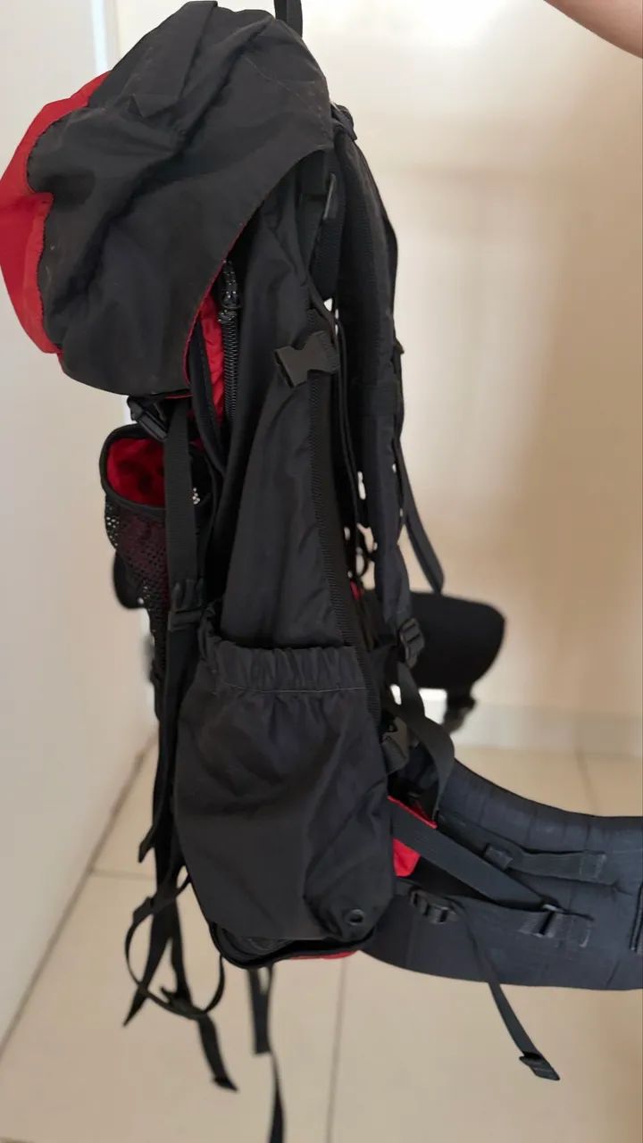 Vendo mochila de trilha - Foto 4