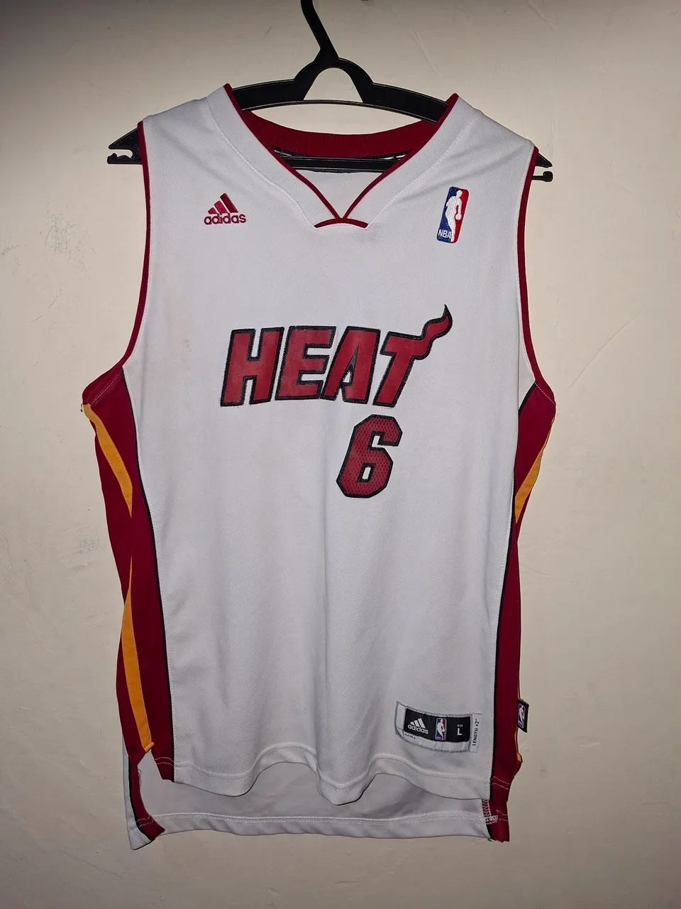 Camiseta adidas basquete 