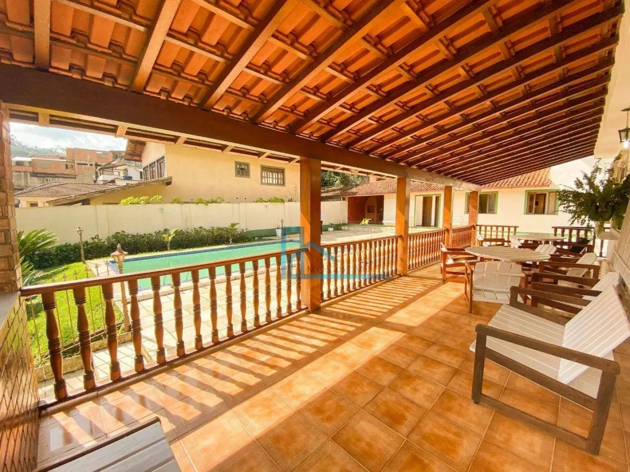 Casa linear com lazer próprio - Apenas 10 minutos do centro de Teresópolis - Foto 5