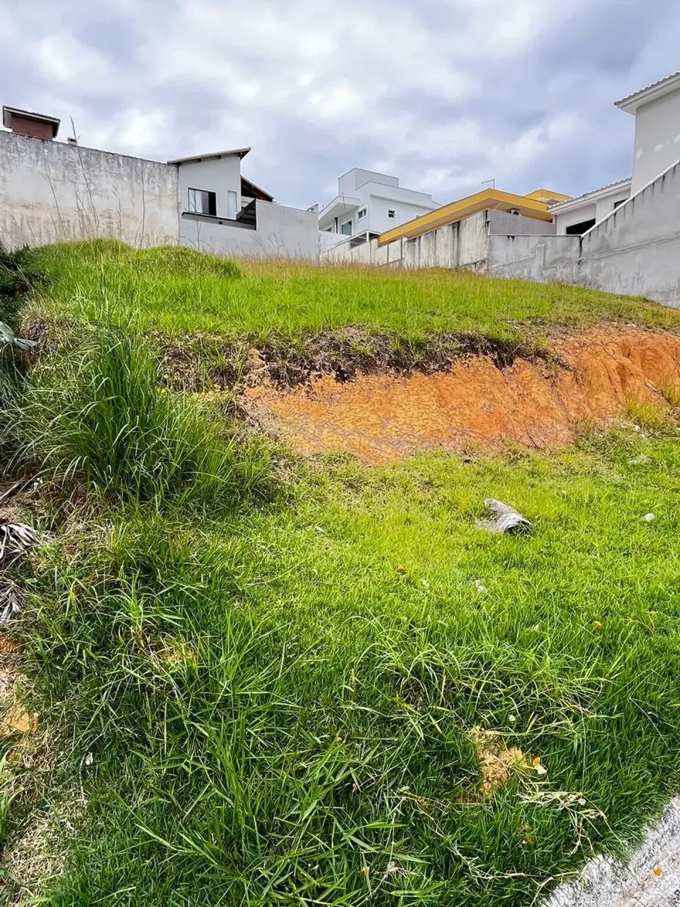 Terreno á venda Vale dos Cristais