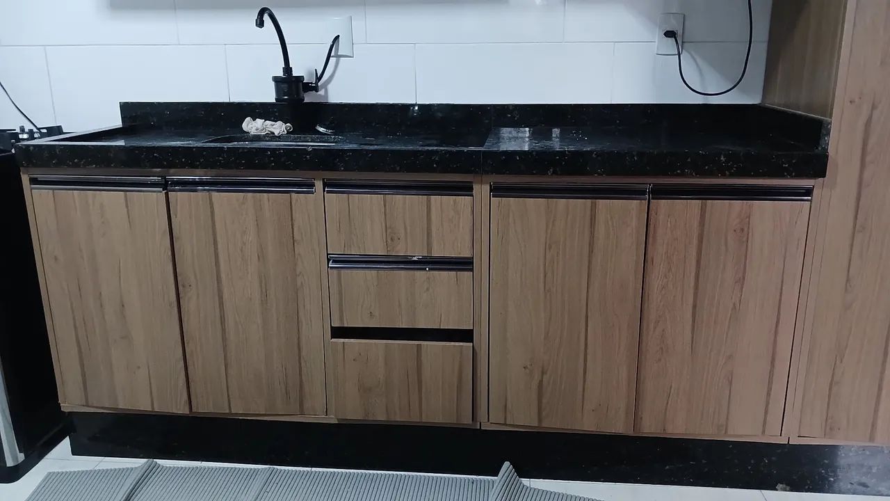 Vendo jogo de armário, suggar e micro-ondas  - Foto 2